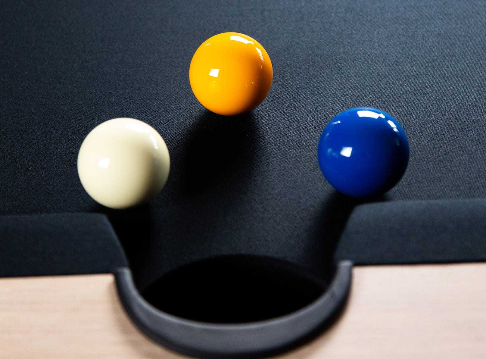 rene-pierre-bille-de-billard-jeu-anglais-jaune-bleu-57mm image 2